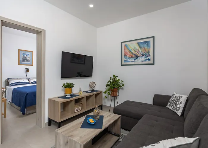 Apartment Sole - Happy